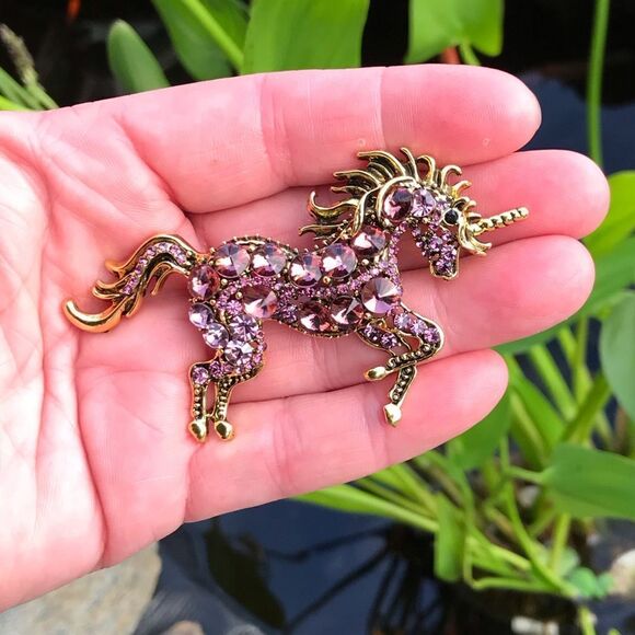 Crystal Unicorn Brooch - Picture 4 of 6